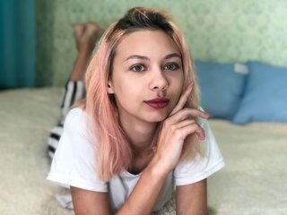 MiaStan shows real camshow